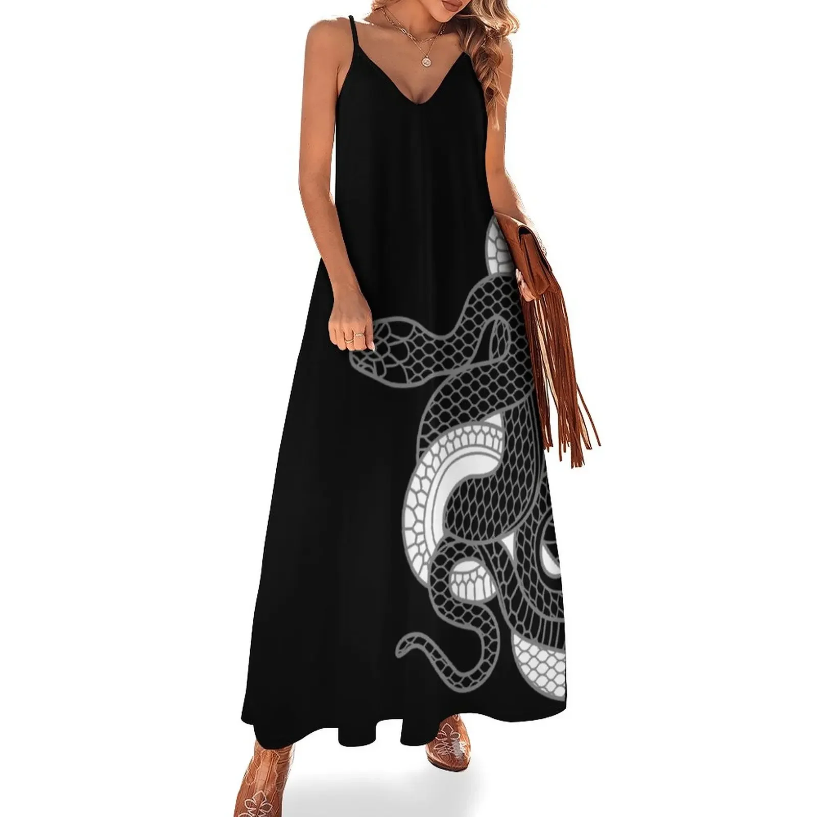 Snake Sleeveless Dress chic and elegant woman dress Women long dress festival outfit women
Snake Sleeveless Dress chic and elegant woman dress Women long dress festival outfit women