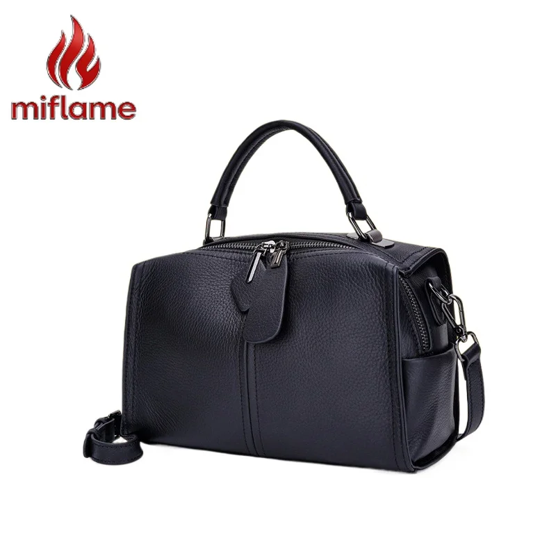 Женская сумка через плечо из натуральной кожи, мягкая, вместительная, 3-в-1: на плечо, кроссбоди, ручная. Повседневная, дорожная, классическая.
Женская сумка через плечо из натуральной кожи, мягкая, вместительная, 3-в-1: на плечо, кроссбоди, ручная. Повседневная, дорожная, классическая.