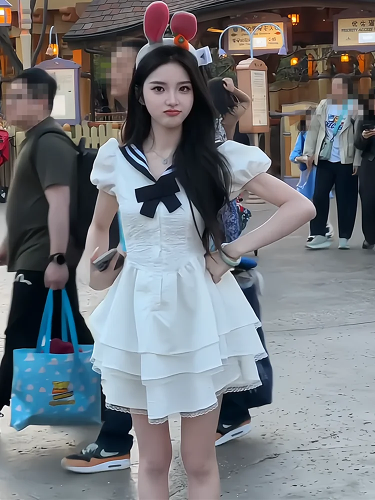 Elegant Lace Trimmed Puffy Skirt Dress Women's Summer 2026 New Small Size Fairy Tale Princess Outfit Sweet College Style
Elegant Lace Trimmed Puffy Skirt Dress Women's Summer 2026 New Small Size Fairy Tale Princess Outfit Sweet College Style