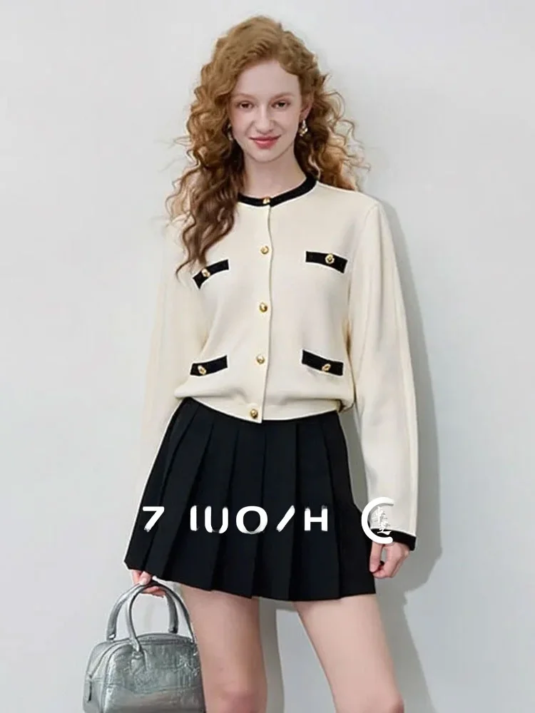 ZhuoZhi Bla White Contrast Color round Ne Knitted Sweater 2025 Autumn New Sle Commute Small Fraance Sle ket Open...
ZhuoZhi Bla White Contrast Color round Ne Knitted Sweater 2025 Autumn New Sle Commute Small Fraance Sle ket Open...