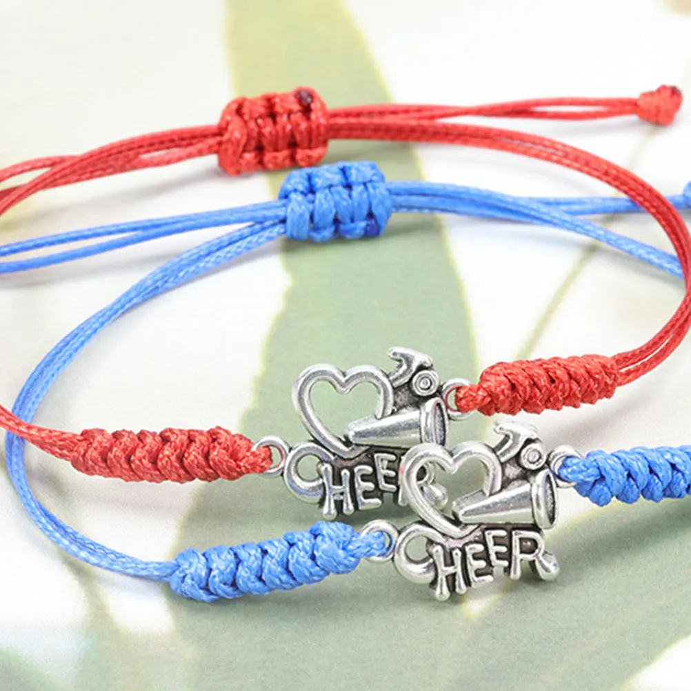 Набор из 5 браслетов для болельщиков: регулируемые портативные браслеты из цинкового сплава с веревкой, тематические для чирлидинга, подарок для спортивных фанатов
Набор из 5 браслетов для болельщиков: регулируемые портативные браслеты из цинкового сплава с веревкой, тематические для чирлидинга, подарок для спортивных фанатов