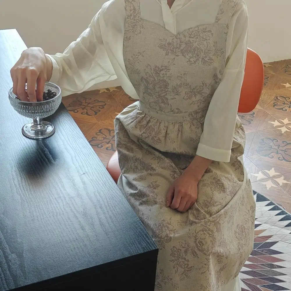 Portable Elegant Kitchen Apron with Pockets Cross-back Cooking Apron Retro Soft Water-repellent Apron Kitchen
Portable Elegant Kitchen Apron with Pockets Cross-back Cooking Apron Retro Soft Water-repellent Apron Kitchen