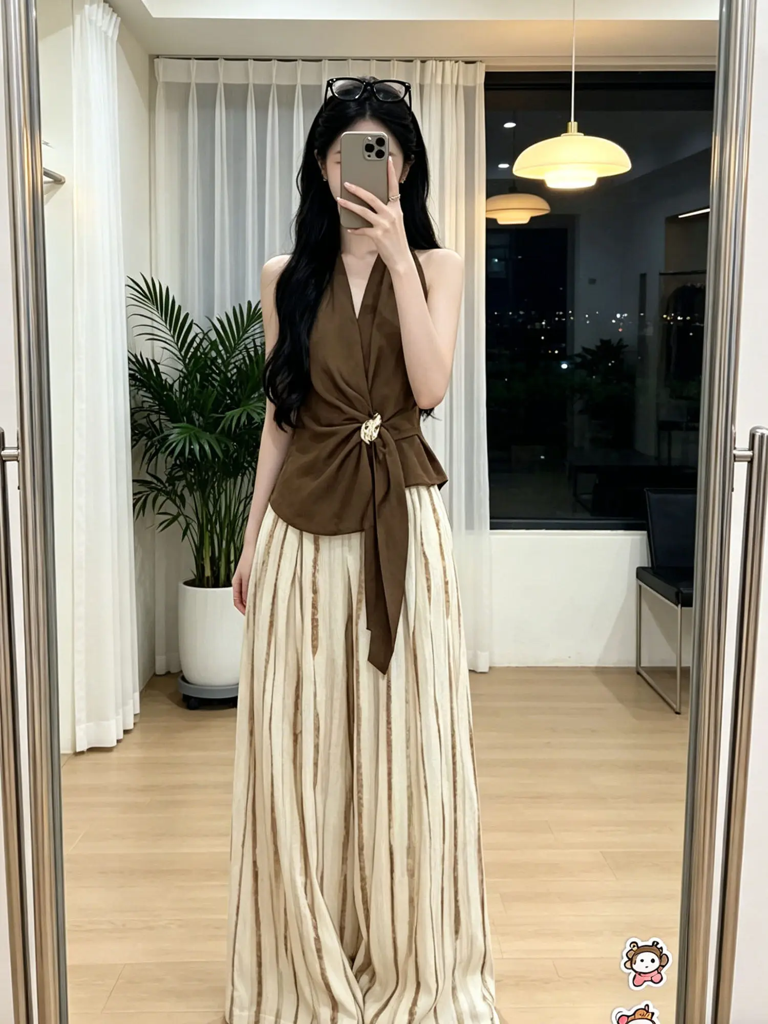 V-Neck Sleeveless Striped Wide Leg Pants Two-Piece Set Women's Summer Fashion Design Neck Hanging Strapless Vest Casual Outfit
V-Neck Sleeveless Striped Wide Leg Pants Two-Piece Set Women's Summer Fashion Design Neck Hanging Strapless Vest Casual Outfit