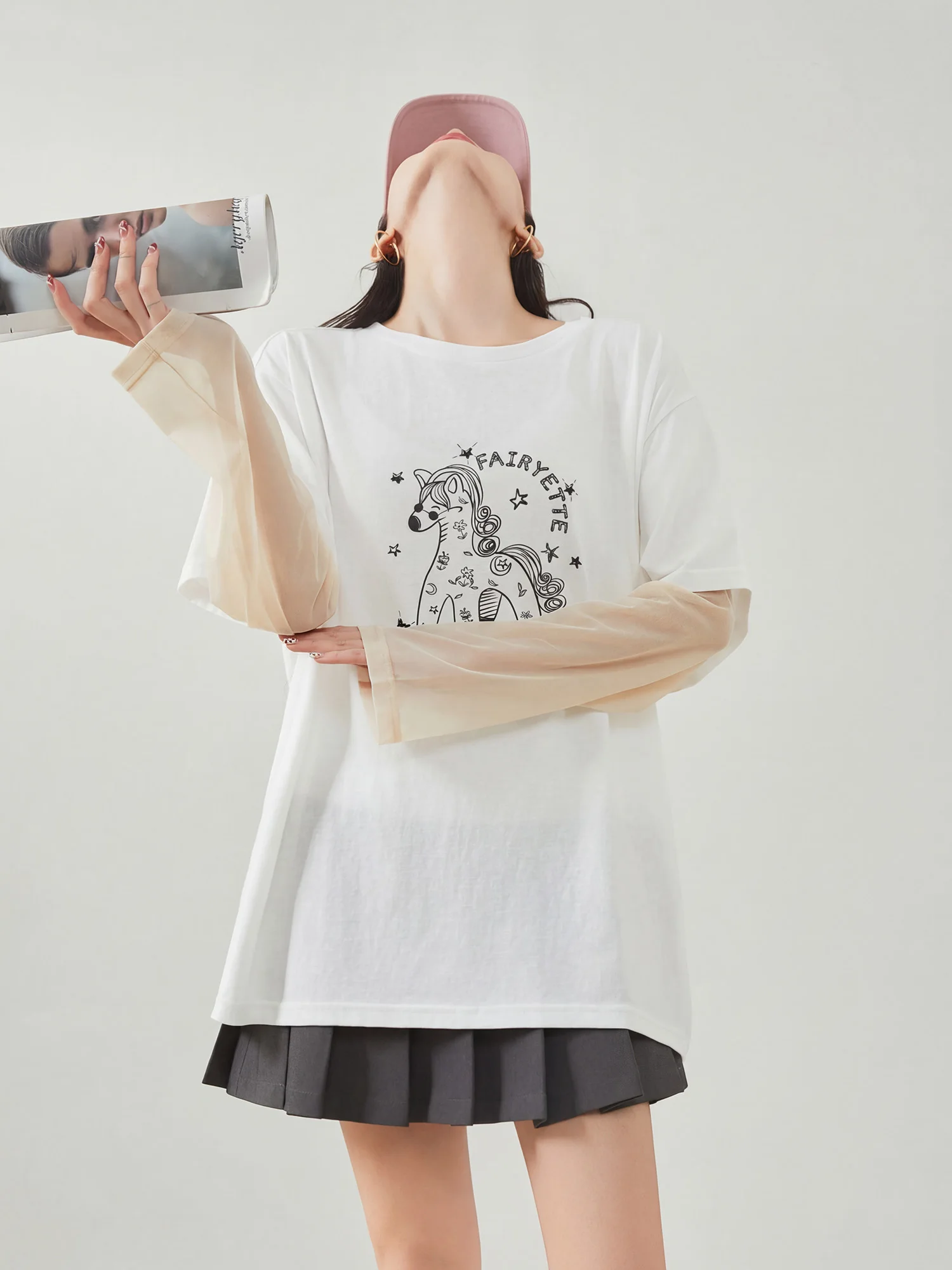 Белая женская тонкая свободная универсальная базовая футболка с длинным рукавом и круглым вырезом в корейском стиле, весенний пуловер
Белая женская тонкая свободная универсальная базовая футболка с длинным рукавом и круглым вырезом в корейском стиле, весенний пуловер