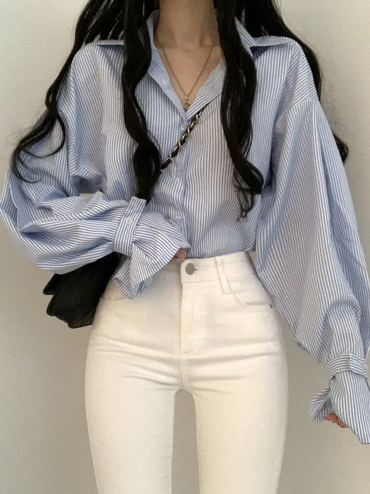 Loose Lantern Sleeve Striped Shirt Women's Spring Summer Design Sense Small Audience Outerwear High-End Simple Bangle Top
Loose Lantern Sleeve Striped Shirt Women's Spring Summer Design Sense Small Audience Outerwear High-End Simple Bangle Top