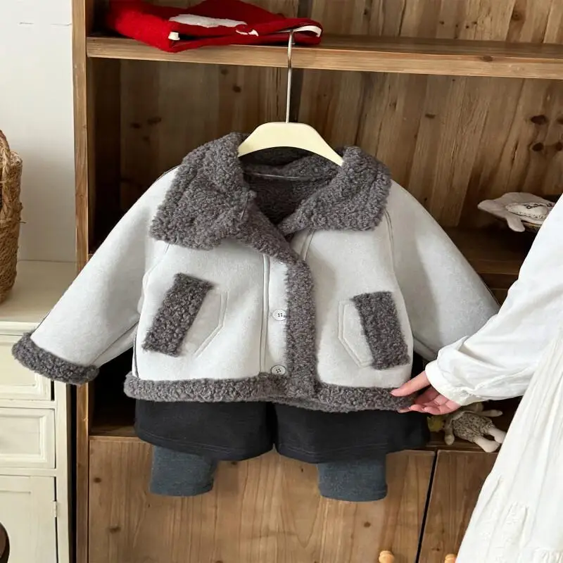 Kids Casual Warm Jacket 2025 Winter New Korean Style Boys Girls Fleece Lined Thick Fur Coat Color Blocking Tops Outerwear
Kids Casual Warm Jacket 2025 Winter New Korean Style Boys Girls Fleece Lined Thick Fur Coat Color Blocking Tops Outerwear