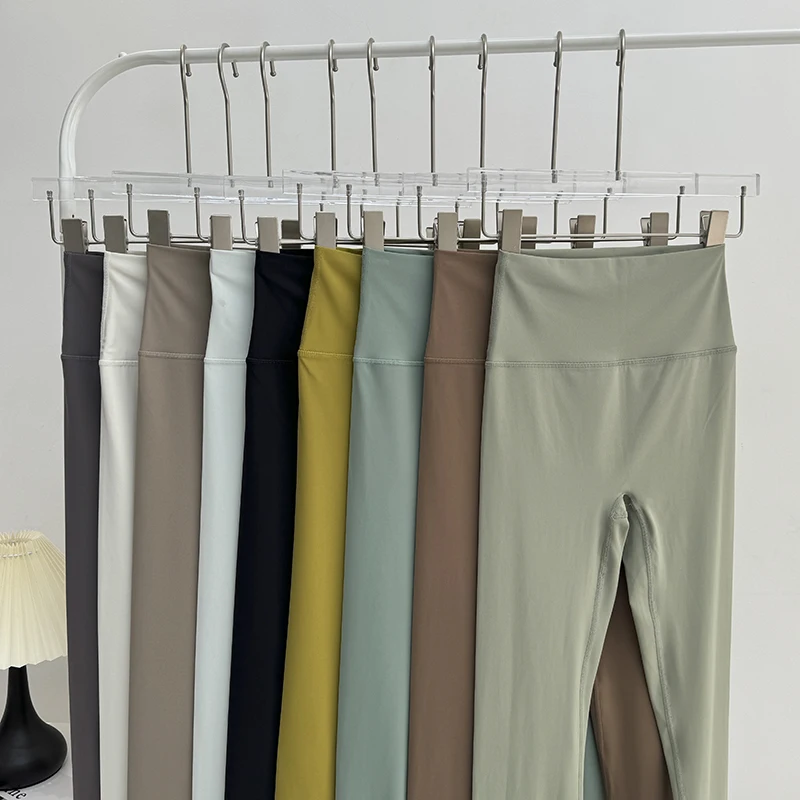 High-end yoga pants for women in autumn and winter sports high waist lifting hips tight and elastic wearing professional
High-end yoga pants for women in autumn and winter sports high waist lifting hips tight and elastic wearing professional