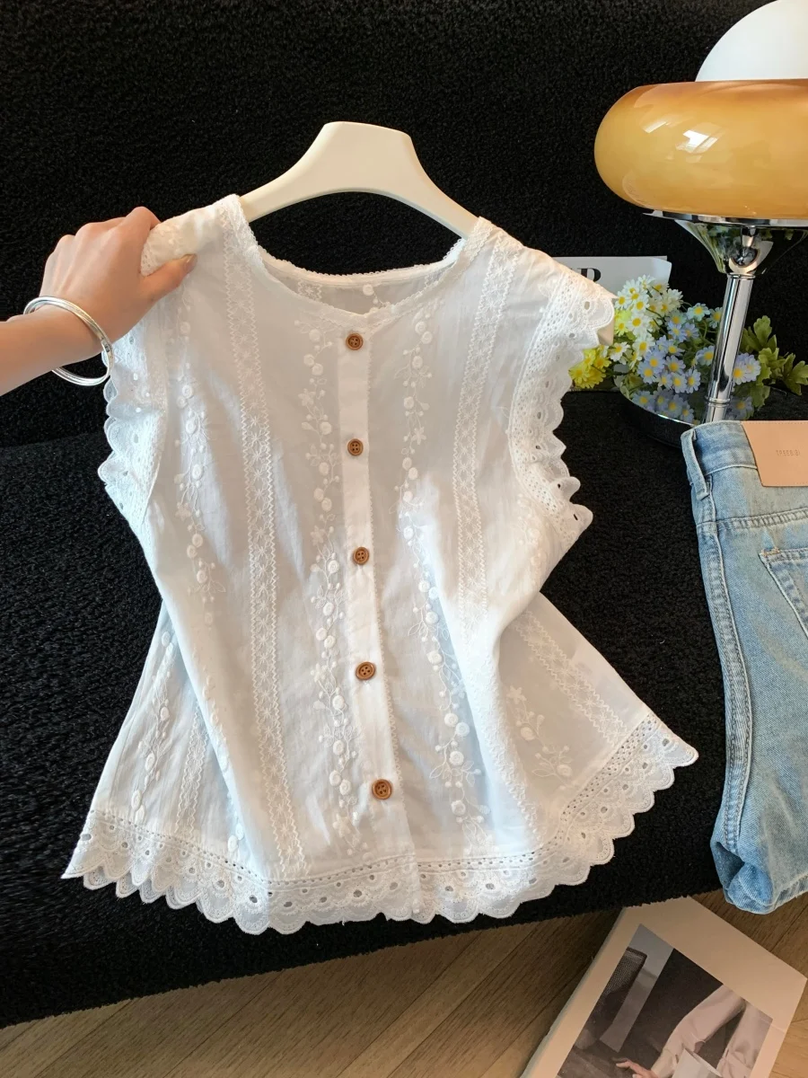 White Lace Embroidery Sleeveless round Neck Blouse Women Summer 2026 New Style Sweet Youthful Top Floral Detail Versatile
White Lace Embroidery Sleeveless round Neck Blouse Women Summer 2026 New Style Sweet Youthful Top Floral Detail Versatile