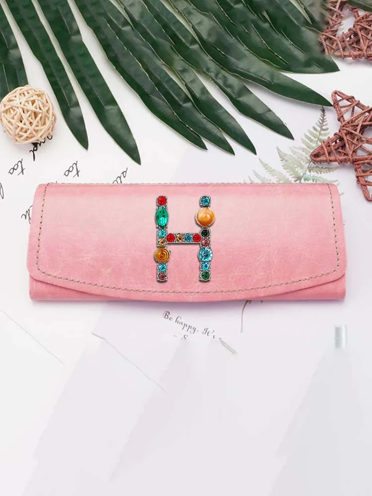 Customized Women's Exclusive Eyewear Cases: Functional Elegance Personalized Customer Name Artistic Letter Decor
Customized Women's Exclusive Eyewear Cases: Functional Elegance Personalized Customer Name Artistic Letter Decor