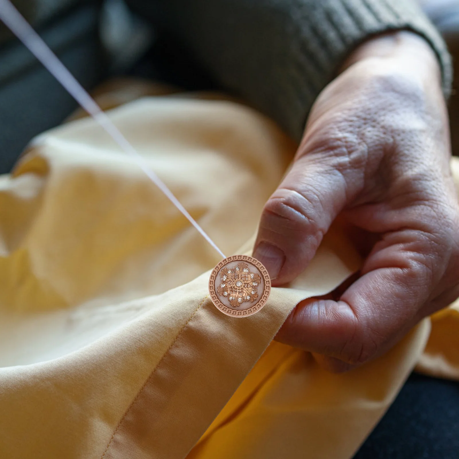 6Pcs Metal Round Buttons Chic Vintage Style High Shank Decorative Sewing Buttons for Coats Jackets Fashionable Craft Accessories
6Pcs Metal Round Buttons Chic Vintage Style High Shank Decorative Sewing Buttons for Coats Jackets Fashionable Craft Accessories