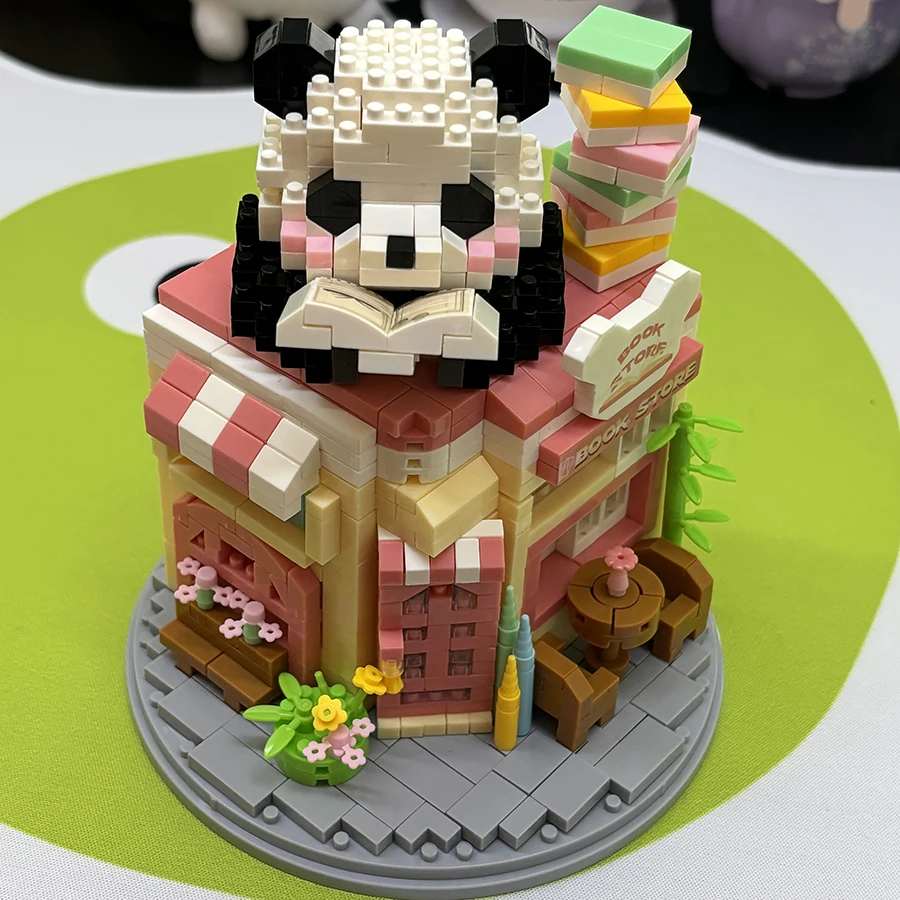 Panda Bookstore Series Building Blocks. Cute Panda Building Blocks. Mini Panda-themed Cabin. Cute Desktop Ornament.
Panda Bookstore Series Building Blocks. Cute Panda Building Blocks. Mini Panda-themed Cabin. Cute Desktop Ornament.