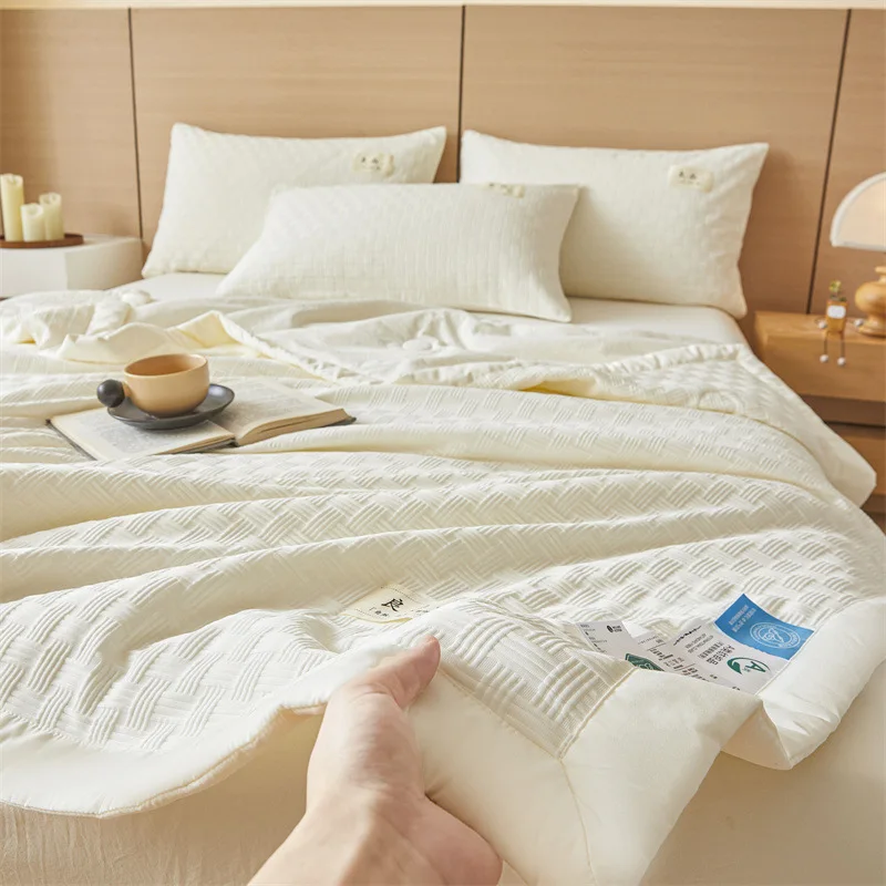 2025 new class A waffle summer quilt four-piece summer machine washable summer cool quilt soybean fiber thin quilt
2025 new class A waffle summer quilt four-piece summer machine washable summer cool quilt soybean fiber thin quilt