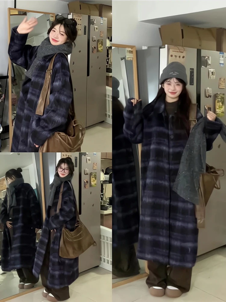 plus Size Autumn Winter Plaid Woolen Coat Women's Long Outerwear Knee-Length Lazy Style Loose Fit Large Coat for plus Size
plus Size Autumn Winter Plaid Woolen Coat Women's Long Outerwear Knee-Length Lazy Style Loose Fit Large Coat for plus Size
