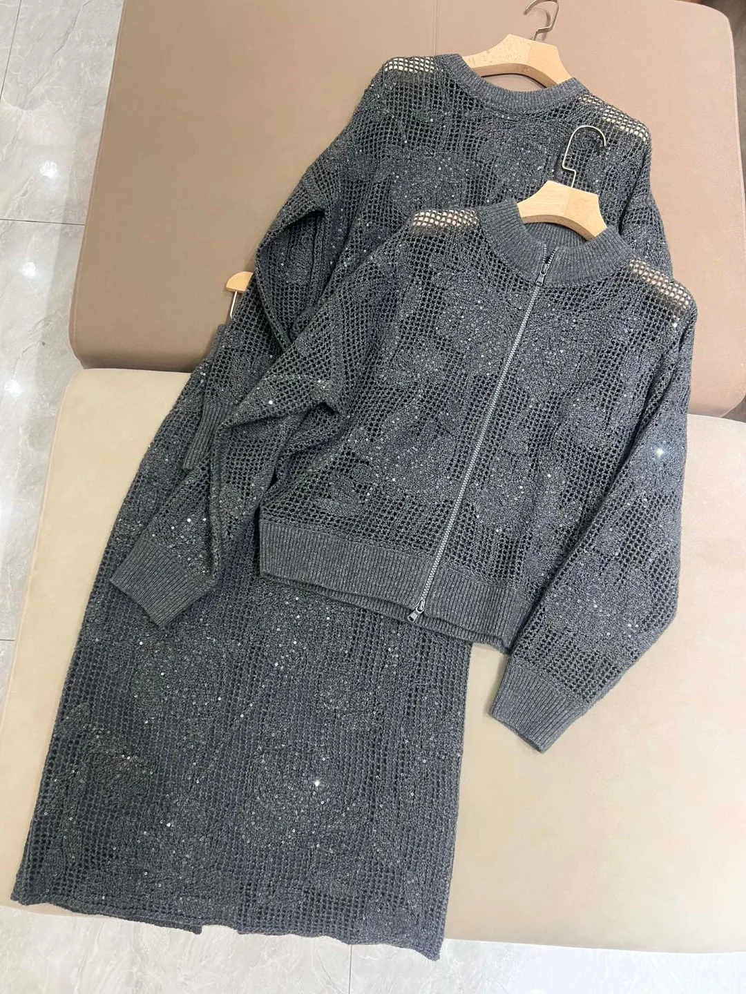 Autumn 2024 Women's Hollow Cashmere Suit Long-Sleeved Cardigan + O-Neck Pullover Sweater + Hollow Skirt Woman Clothing Set
Autumn 2024 Women's Hollow Cashmere Suit Long-Sleeved Cardigan + O-Neck Pullover Sweater + Hollow Skirt Woman Clothing Set