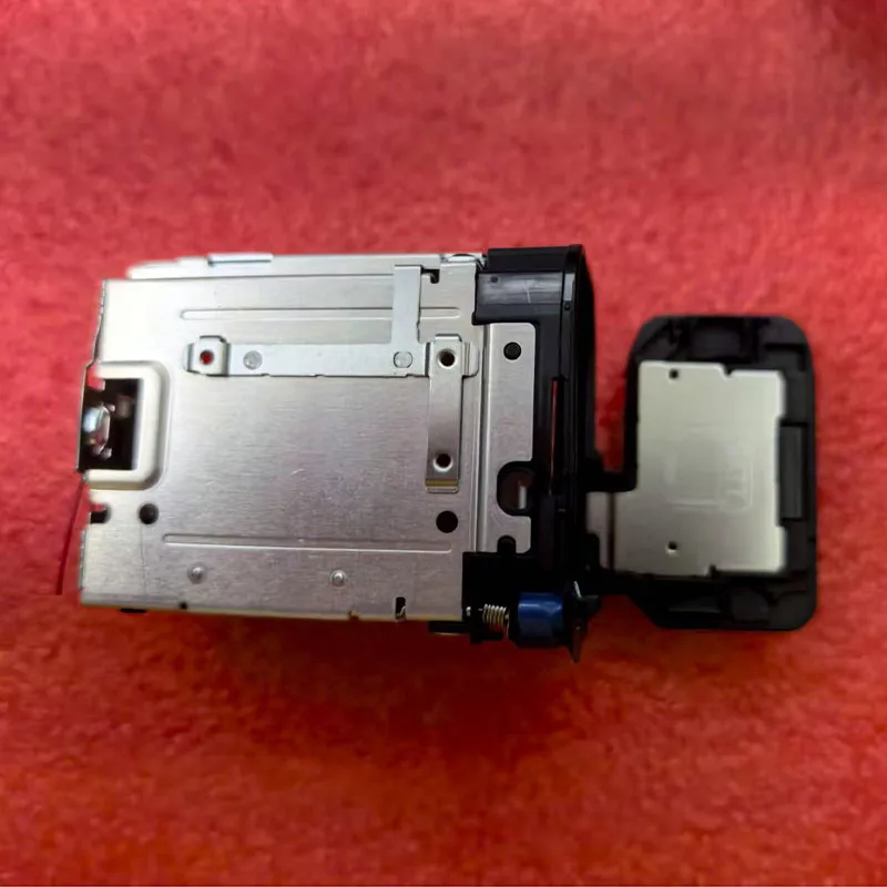 Новые запасные части для аккумуляторной крышки в сборе для Sony ILCE-7CM2 A7C2 A7CII беззеркального блока
Новые запасные части для аккумуляторной крышки в сборе для Sony ILCE-7CM2 A7C2 A7CII беззеркального блока