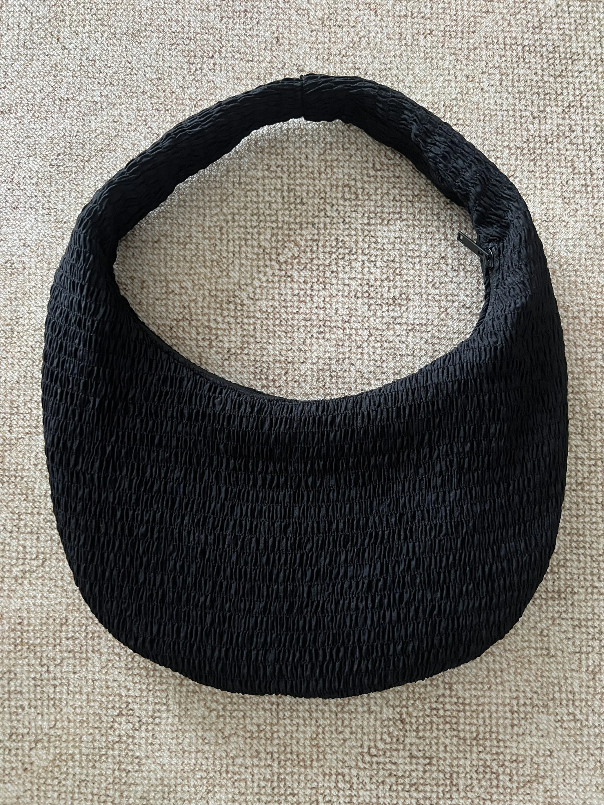 Spring 2026 Embroidered Decorative Drawstring Shoulder Bag Women's Commuter Underarm Bag Lightweight Commuter Handbag
Spring 2026 Embroidered Decorative Drawstring Shoulder Bag Women's Commuter Underarm Bag Lightweight Commuter Handbag