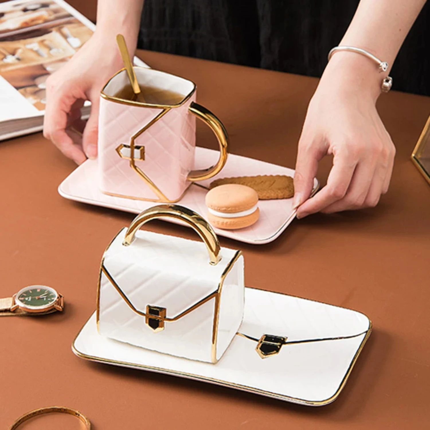 Stylish and Creative Handbag Shaped Ceramic Mug Cup with Spoon and Saucer - Perfect for Coffee, Milk, Tea, Juice, or Water - Gre
Stylish and Creative Handbag Shaped Ceramic Mug Cup with Spoon and Saucer - Perfect for Coffee, Milk, Tea, Juice, or Water - Gre