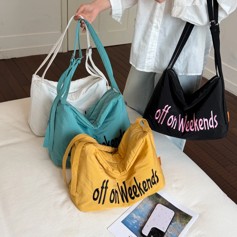 Casual Cloth Shoulder Bag Large Capaciy Teenager Schoolbag Portabel Travel Crossbody Tote Simple Handbag Female Fabric Bag
Casual Cloth Shoulder Bag Large Capaciy Teenager Schoolbag Portabel Travel Crossbody Tote Simple Handbag Female Fabric Bag