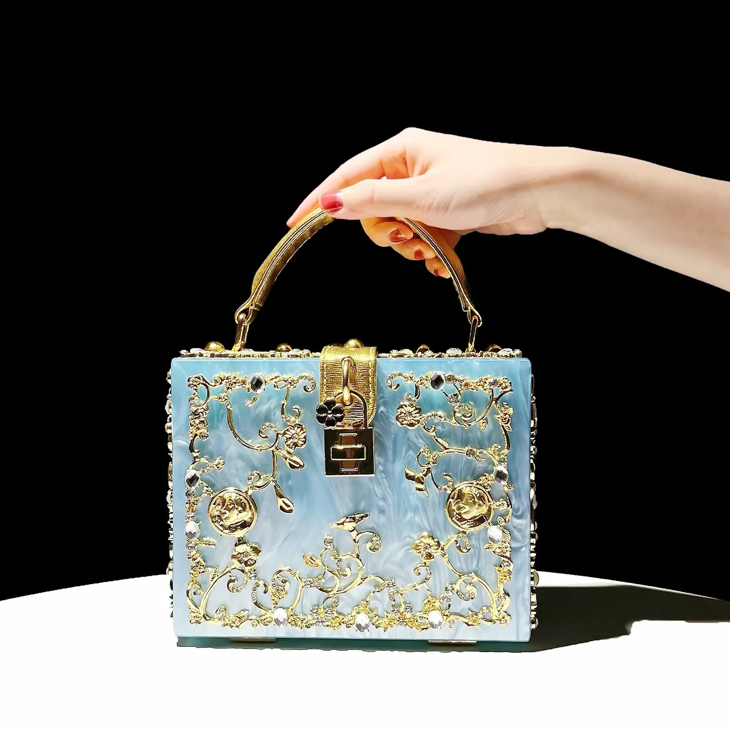 Box Designer Evening Bag Wedding Handbag Diamond Flower Clutch Bag Hollow Relief Acrylic Banquet party Purse Women Shoulder Bag
Box Designer Evening Bag Wedding Handbag Diamond Flower Clutch Bag Hollow Relief Acrylic Banquet party Purse Women Shoulder Bag