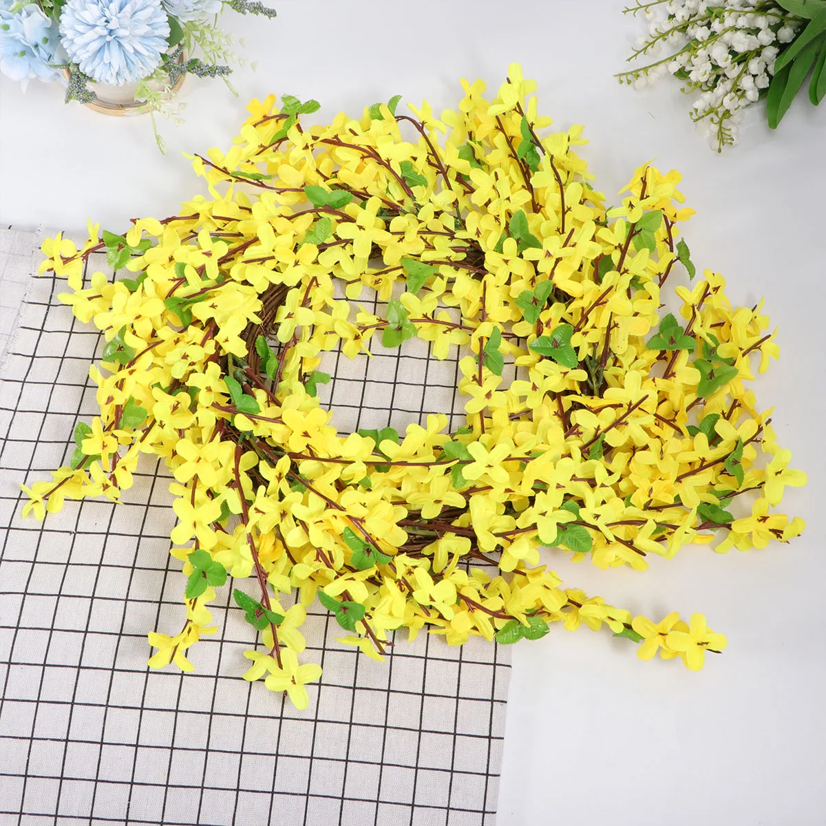 Flower and Bird's Nest Decoration Christmas Garland Household Artificial Wreath Wooden Winter Jasmine
Flower and Bird's Nest Decoration Christmas Garland Household Artificial Wreath Wooden Winter Jasmine