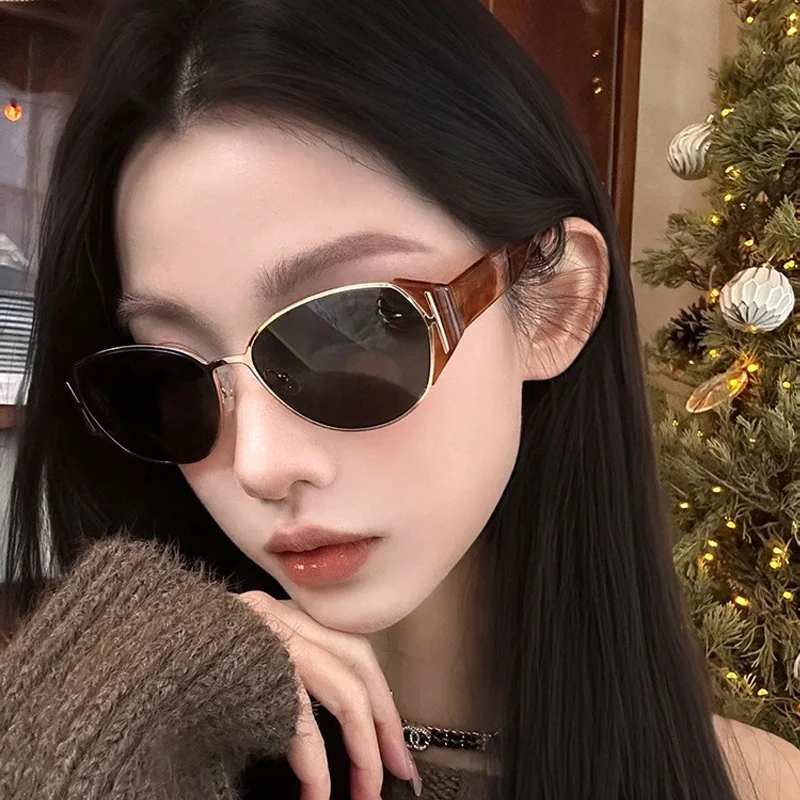 Women's Sunglasses New Leopard Print Fashionable Simple Old Money Style Girls Versatile Sunglasses Cat Eye Sunshade Sunglasses
Women's Sunglasses New Leopard Print Fashionable Simple Old Money Style Girls Versatile Sunglasses Cat Eye Sunshade Sunglasses
