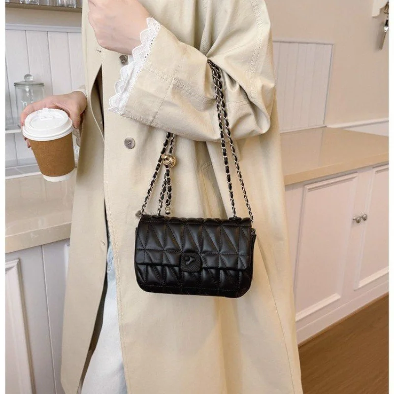 Женская сумка через плечо из кожи премиум-класса с модным дизайном и винтажным повседневным парижским винтажным эффектом
Женская сумка через плечо из кожи премиум-класса с модным дизайном и винтажным повседневным парижским винтажным эффектом