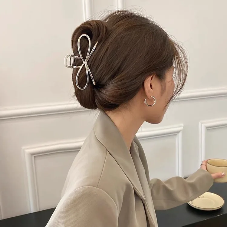 High-end Bow Hair Clips For Women's Back Of The Head Large Coiled Hair Accessories Hair Shark Clip Funny Fashion For Kawaii Girl
High-end Bow Hair Clips For Women's Back Of The Head Large Coiled Hair Accessories Hair Shark Clip Funny Fashion For Kawaii Girl