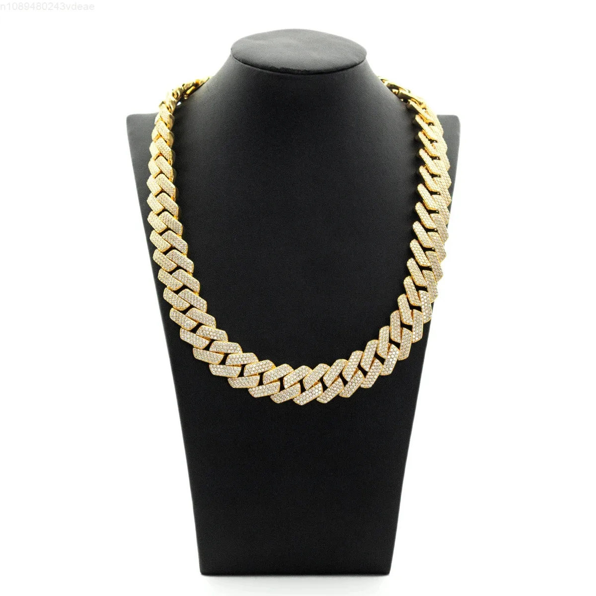 15MM 3 Row Miami Iced Out Moissanite Cuban Real Karat Solid Gold Filled Cuban Link Chain 14K Gold
15MM 3 Row Miami Iced Out Moissanite Cuban Real Karat Solid Gold Filled Cuban Link Chain 14K Gold