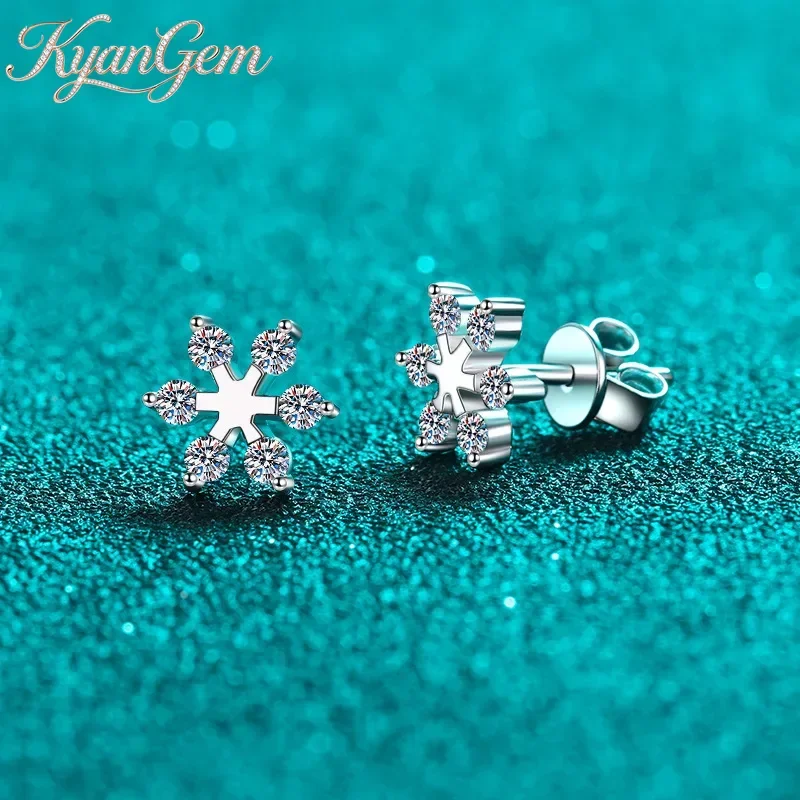 KyanGem 18K Gold Inlaid Women's Simple And Cool 18K Platinum Snowflake 36 Point Moissanite Fashionable Earrings
KyanGem 18K Gold Inlaid Women's Simple And Cool 18K Platinum Snowflake 36 Point Moissanite Fashionable Earrings