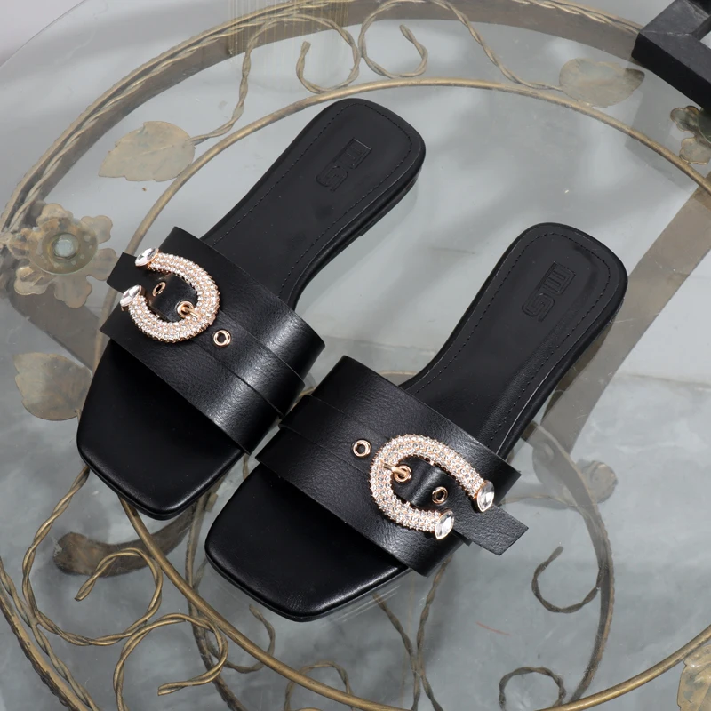 women's slippers in the summer of 2025 the new fashion dragged the beach metal buckle square flat bottom slippers plus size
women's slippers in the summer of 2025 the new fashion dragged the beach metal buckle square flat bottom slippers plus size