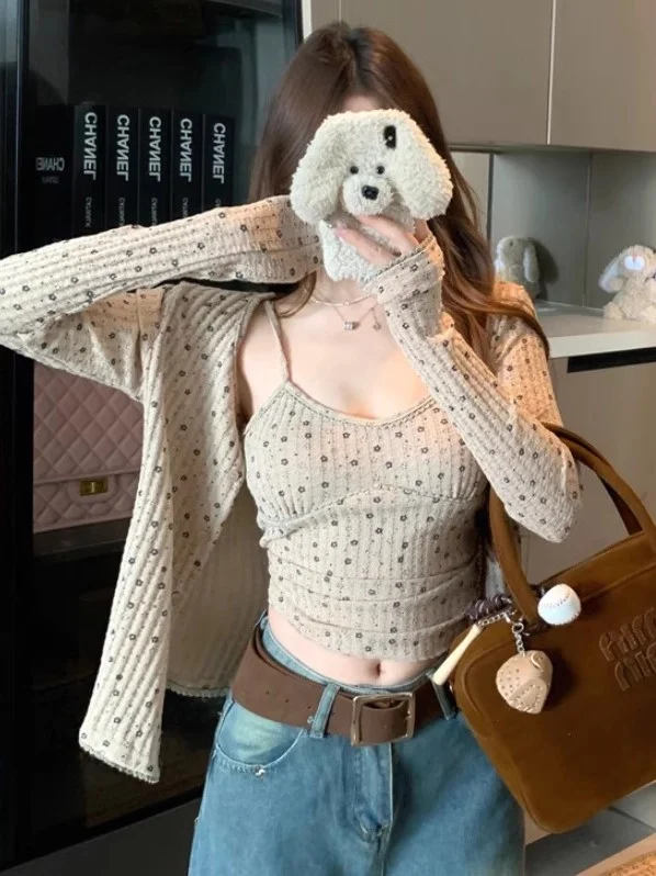 Korean Style Casual Floral Print Crop Top And High Waist Pants Women's Autumn New Fashion Anti-Uv Thin Set Two-Piece Suit
Korean Style Casual Floral Print Crop Top And High Waist Pants Women's Autumn New Fashion Anti-Uv Thin Set Two-Piece Suit