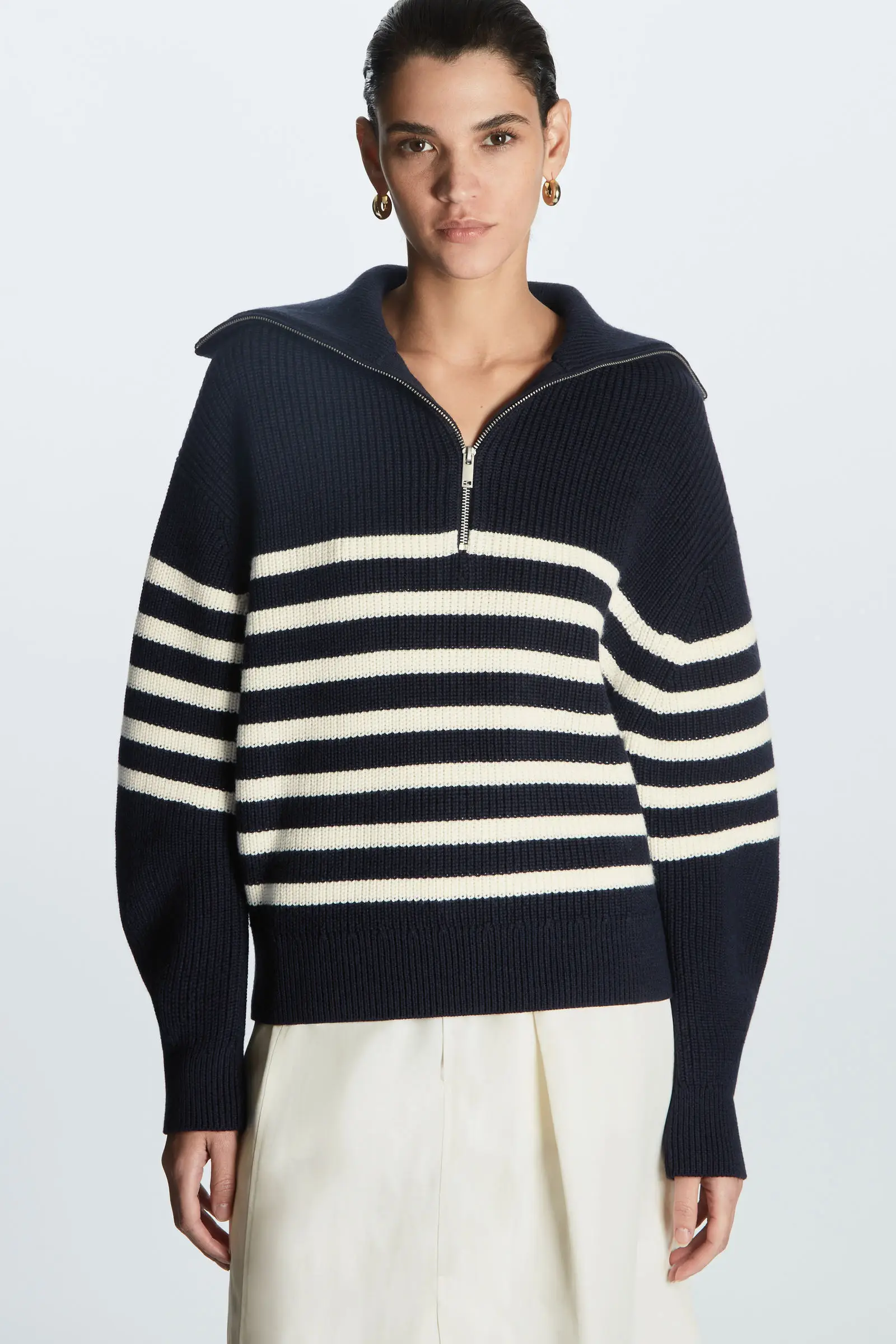 Ethereal MD 2025 cos winter new style of Ladies' fashionable and casual open-neck sheep-horse blend knitted sweater
Ethereal MD 2025 cos winter new style of Ladies' fashionable and casual open-neck sheep-horse blend knitted sweater
