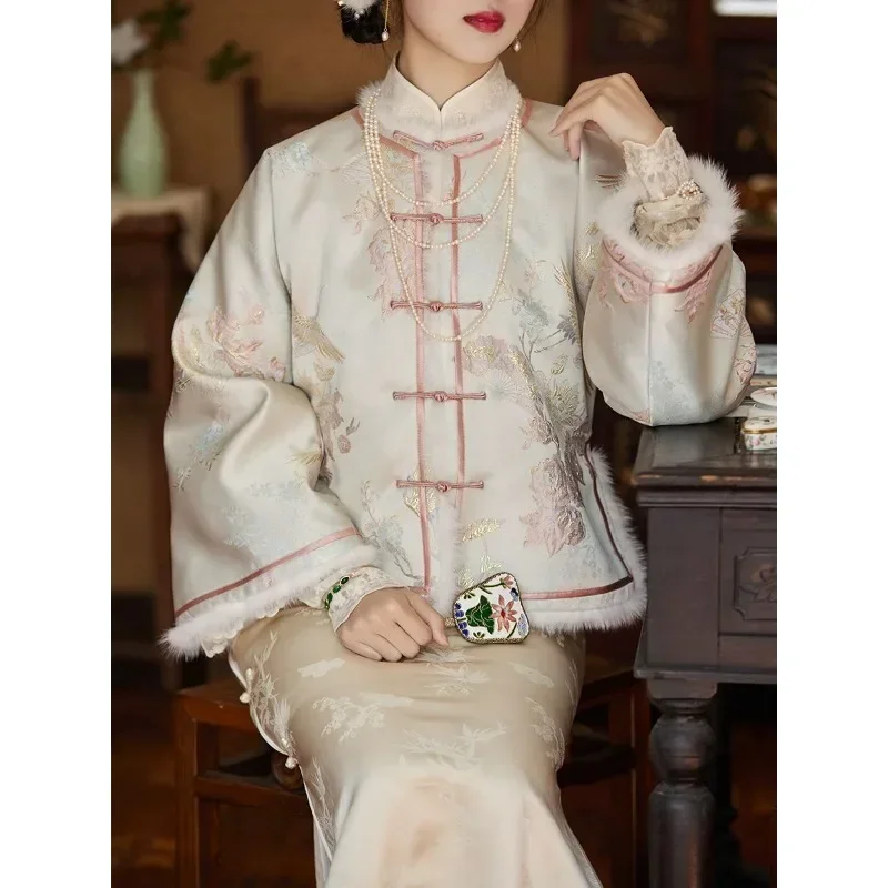 Winter Print Padded Coat Women Beige Stand Up Collar Long Sleeved Top Traditional Chinese Women Clothing New Year Costumes
Winter Print Padded Coat Women Beige Stand Up Collar Long Sleeved Top Traditional Chinese Women Clothing New Year Costumes