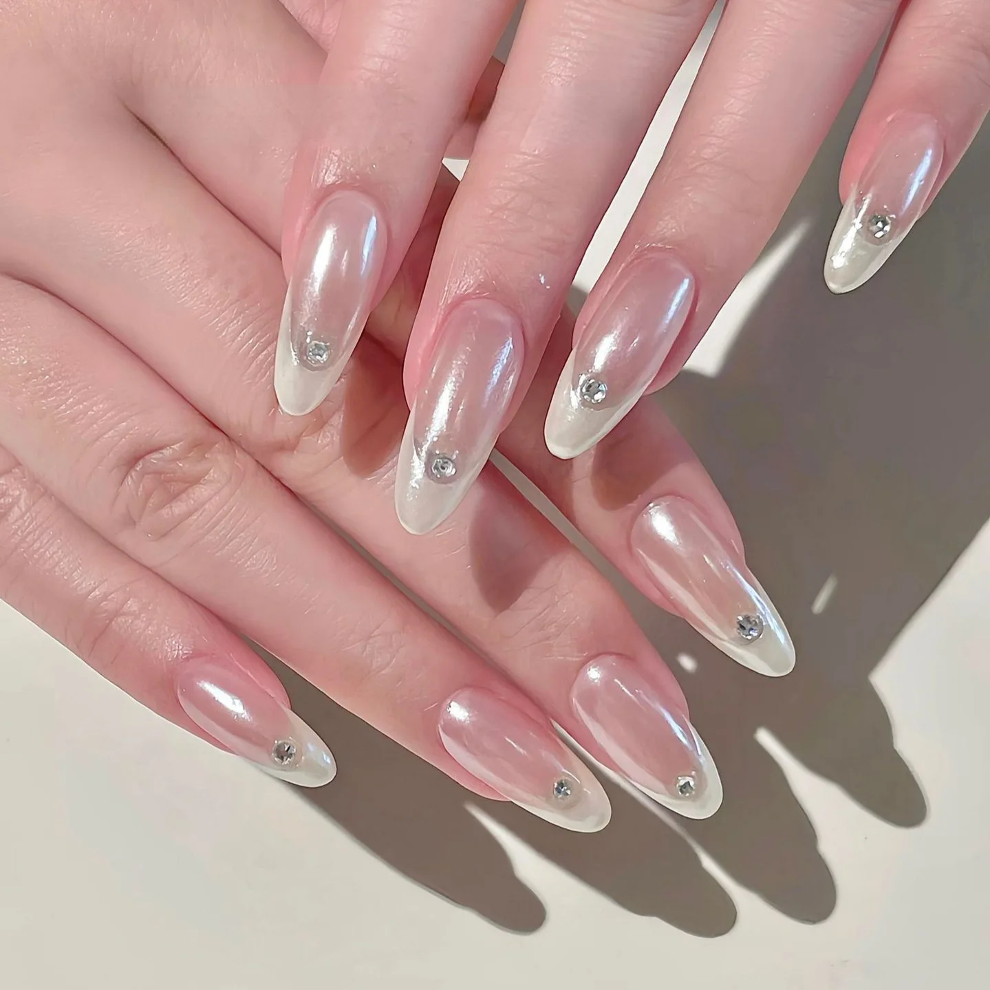 10Pcs Short Aurora Handmade Fake Nails Simple Small Rhinestone Decoration Beauty Acrylic Nail Reusable Finished Wearing Nail Art
10Pcs Short Aurora Handmade Fake Nails Simple Small Rhinestone Decoration Beauty Acrylic Nail Reusable Finished Wearing Nail Art