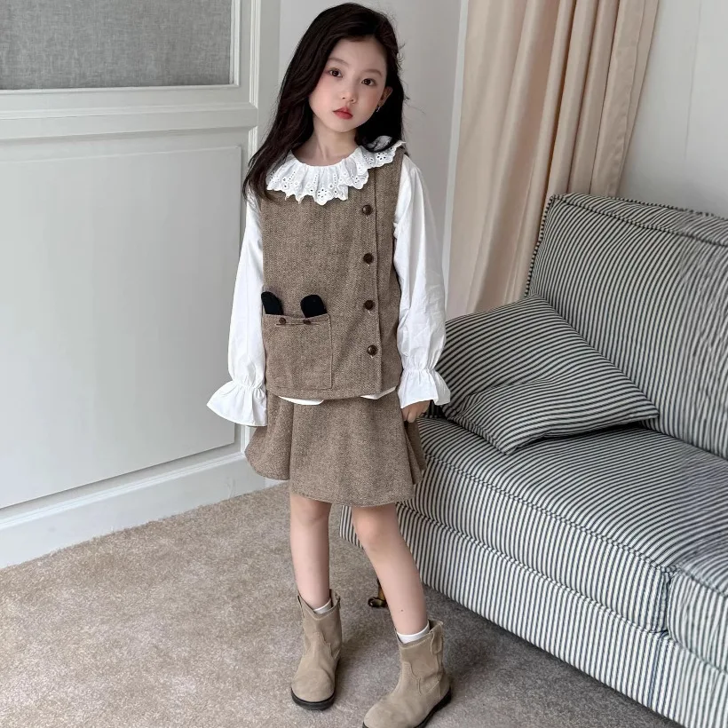 Baby Girls Sets Fashion Preppy Style Doll Collar Shirt Woolen Sleeveless Vest Pleated Skirt 2025 Spring New Style Kids Sweet Set
Baby Girls Sets Fashion Preppy Style Doll Collar Shirt Woolen Sleeveless Vest Pleated Skirt 2025 Spring New Style Kids Sweet Set