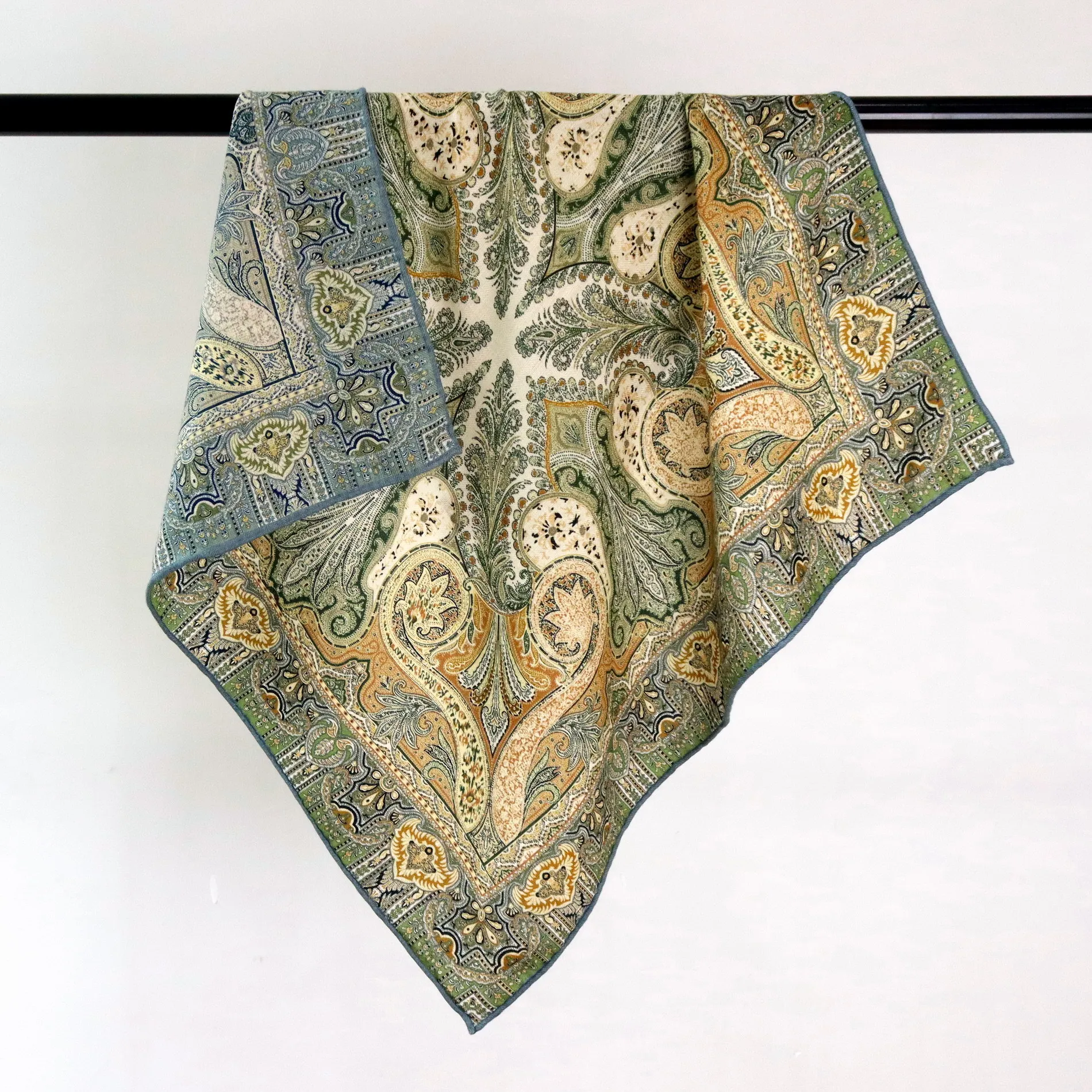 Шарф из 70% шерсти и 30% шелка, женские платки, накидки, фуляр, 65 см, высококачественные квадратные платки, пашмина, женский хиджаб, бандана, платок, сял
Шарф из 70% шерсти и 30% шелка, женские платки, накидки, фуляр, 65 см, высококачественные квадратные платки, пашмина, женский хиджаб, бандана, платок, сял