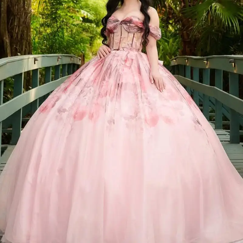 Customized Shiny Pink V-neck Quinceanera Dress applique Tull Lace Long tail vestidos de 15 Quinceanera
Customized Shiny Pink V-neck Quinceanera Dress applique Tull Lace Long tail vestidos de 15 Quinceanera 