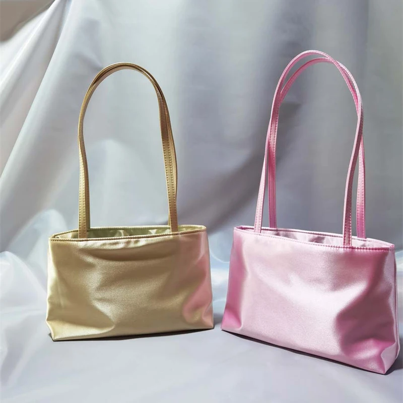 New Trendy Silk Satin Commuter Tote Bag,Women Versatile Large capacity Underarm Shoulder Bag Fashionable Retro Style Square Bag
New Trendy Silk Satin Commuter Tote Bag,Women Versatile Large capacity Underarm Shoulder Bag Fashionable Retro Style Square Bag