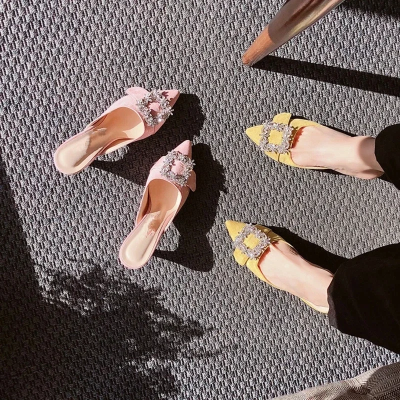 2024 New Pointed High Heels Women Stiletto Heels All-match Fashion Baotou Square Buckle Rhinestone Slippers
2024 New Pointed High Heels Women Stiletto Heels All-match Fashion Baotou Square Buckle Rhinestone Slippers