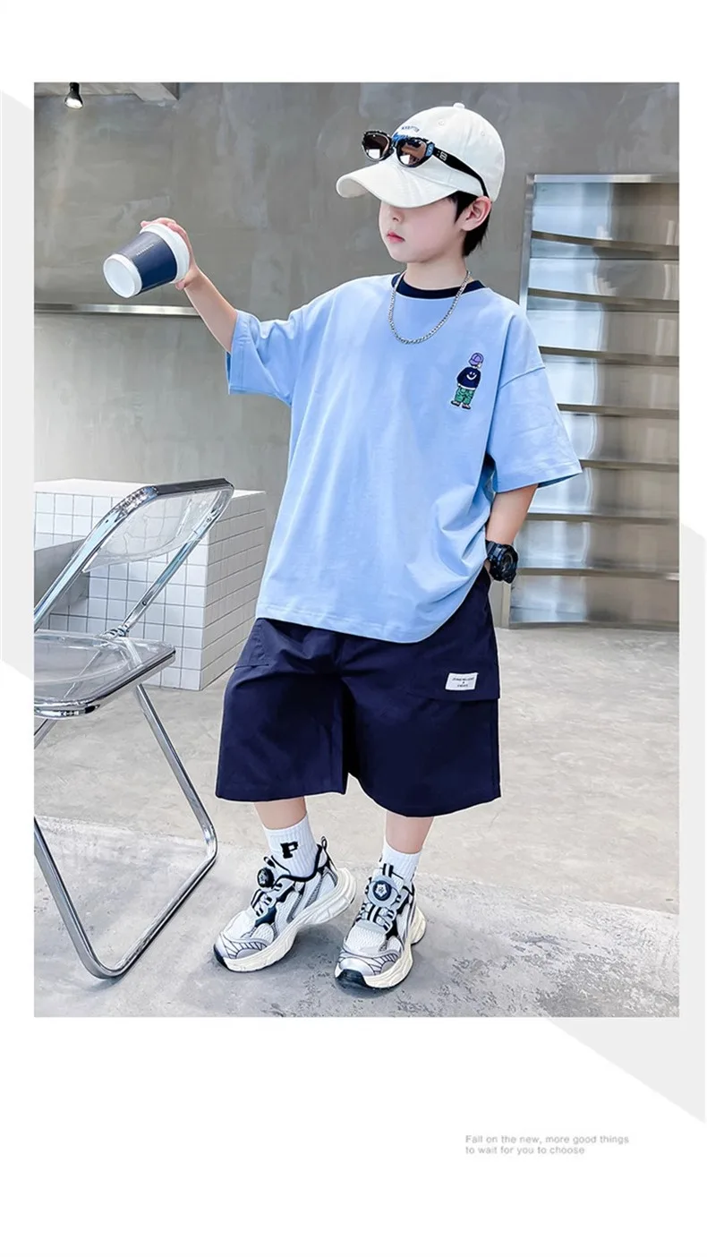 Летний костюм для мальчиков 2026: Новинка для средних и старших детей, тонкий, с короткими рукавами, модный, стильный, трендовый
Летний костюм для мальчиков 2026: Новинка для средних и старших детей, тонкий, с короткими рукавами, модный, стильный, трендовый