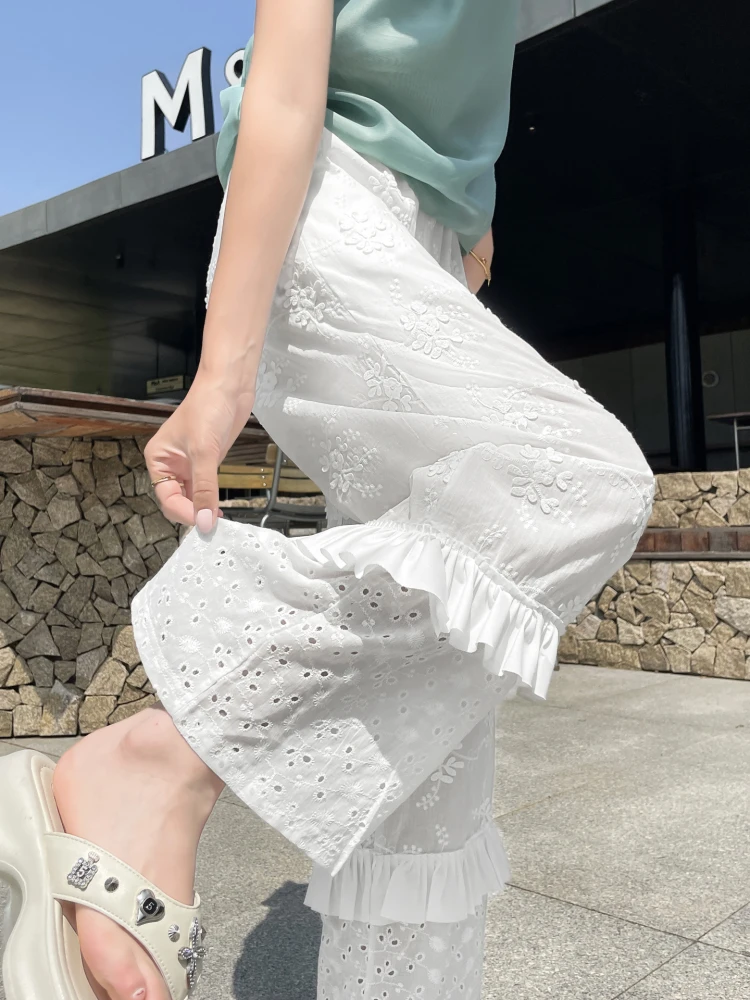 Женские весенние новые белые повседневные кружевные брюки с цветочной вышивкой и высокой талией, тонкие прямые брюки с широкими штанинами, универсальные длинные брюки
Женские весенние новые белые повседневные кружевные брюки с цветочной вышивкой и высокой талией, тонкие прямые брюки с широкими штанинами, универсальные длинные брюки