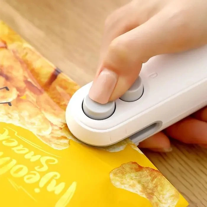 Mini Snack Bag Sealing Machine Portable Heat Press Sealer for Kitchen Food Packaging
Mini Snack Bag Sealing Machine Portable Heat Press Sealer for Kitchen Food Packaging