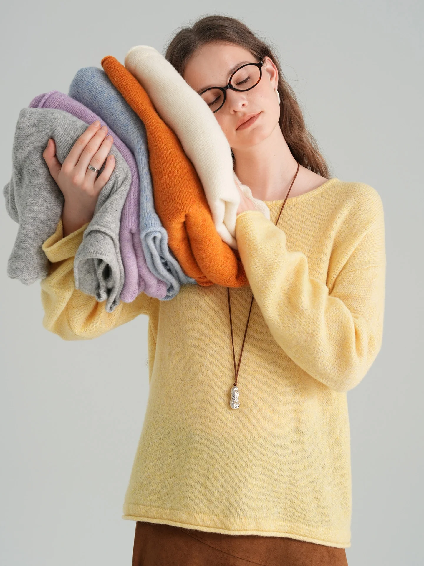 Soft Haze Woolen Sweater Women's Loose Fit Base Layer Pure Color Knitted irt Casual Sle Comfortable round Ne Long Sve
Soft Haze Woolen Sweater Women's Loose Fit Base Layer Pure Color Knitted irt Casual Sle Comfortable round Ne Long Sve