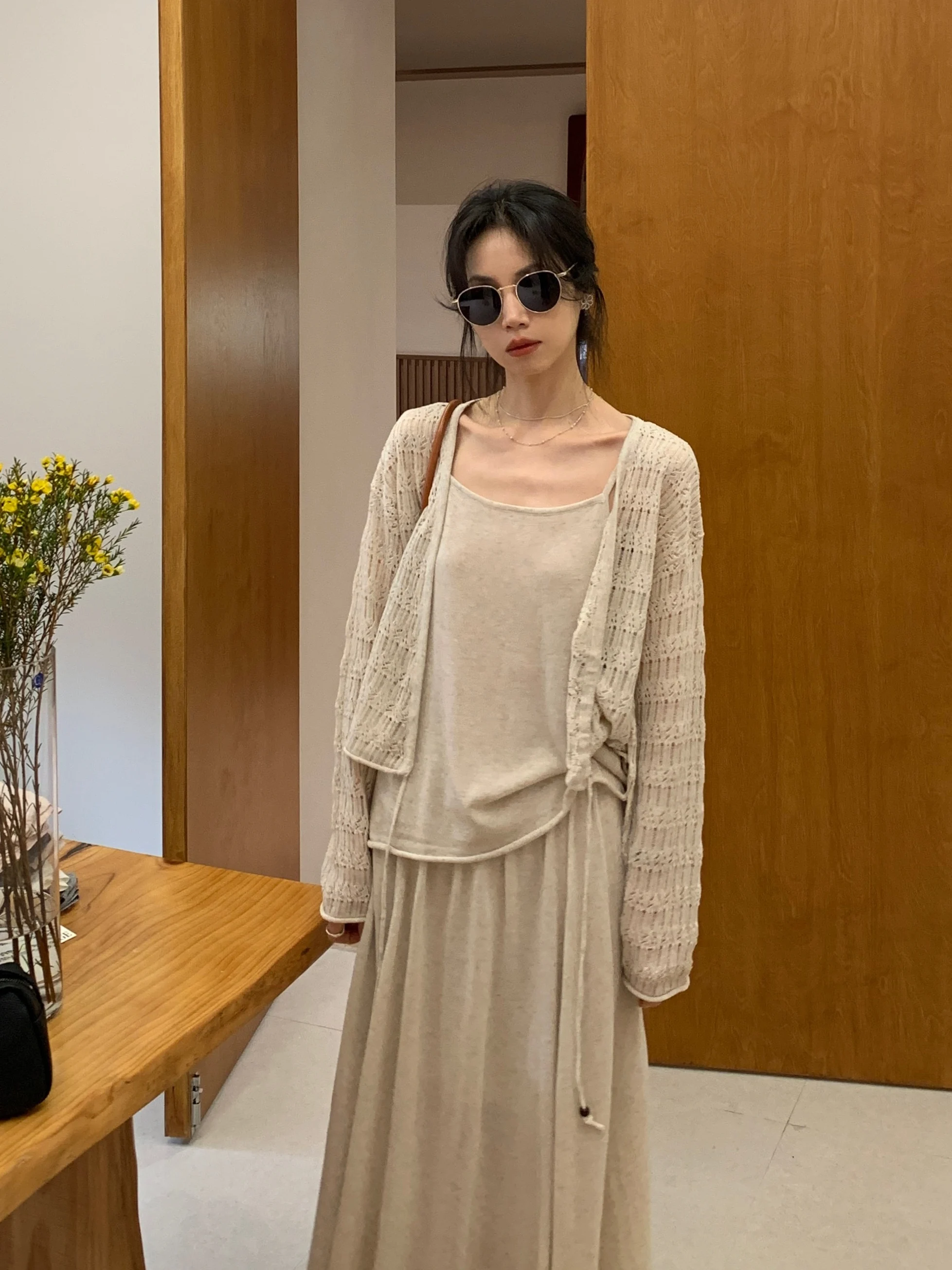 BRIVIN Hollow out Elegant Women's Set Beautiful Early Spring Strap Suit Slimming Atmosphere Money Can't Buy Style
BRIVIN Hollow out Elegant Women's Set Beautiful Early Spring Strap Suit Slimming Atmosphere Money Can't Buy Style