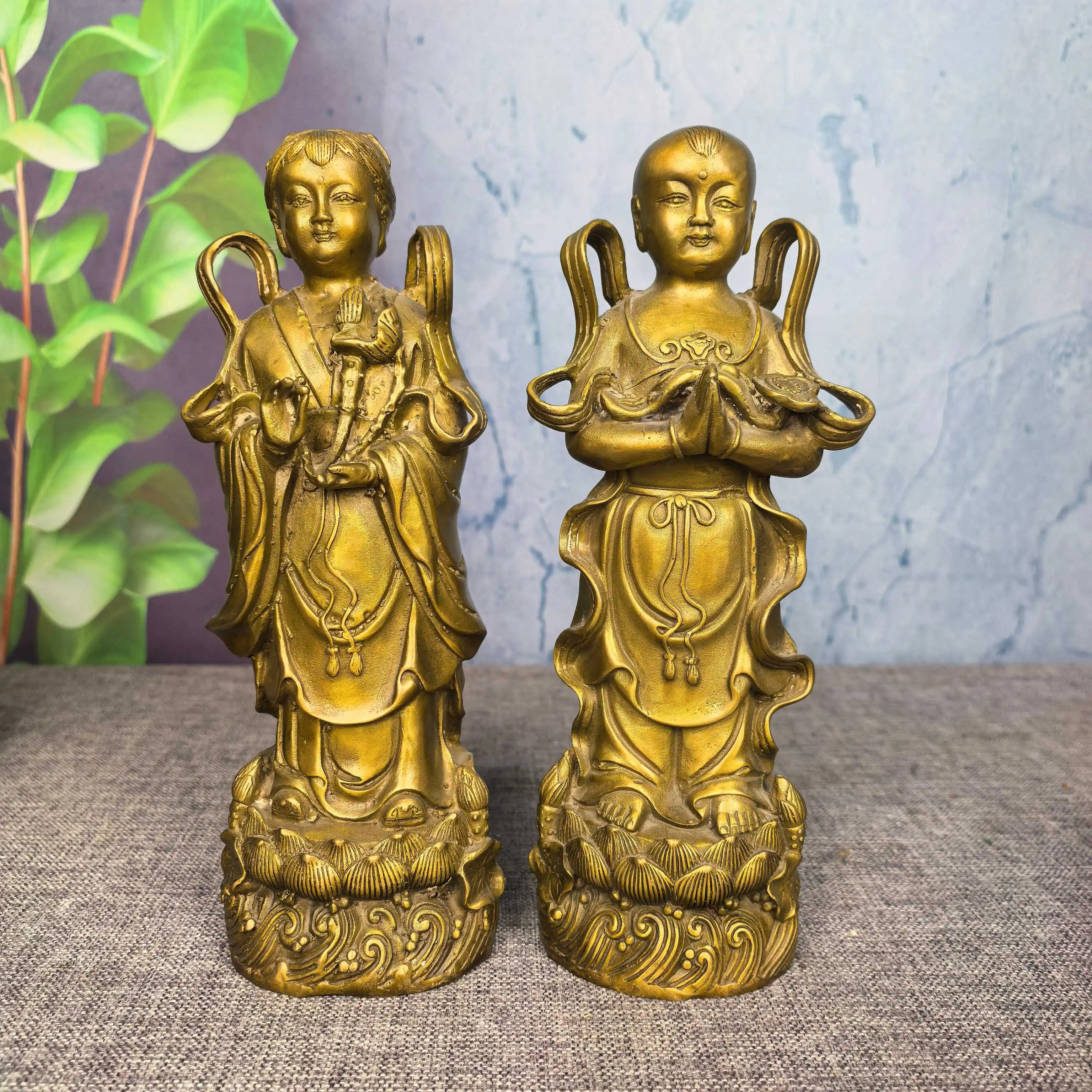Old Brass golden boy and jade girl statue Lotus base Standing Buddha screen Study desktop Amass wealth Ornaments
Old Brass golden boy and jade girl statue Lotus base Standing Buddha screen Study desktop Amass wealth Ornaments