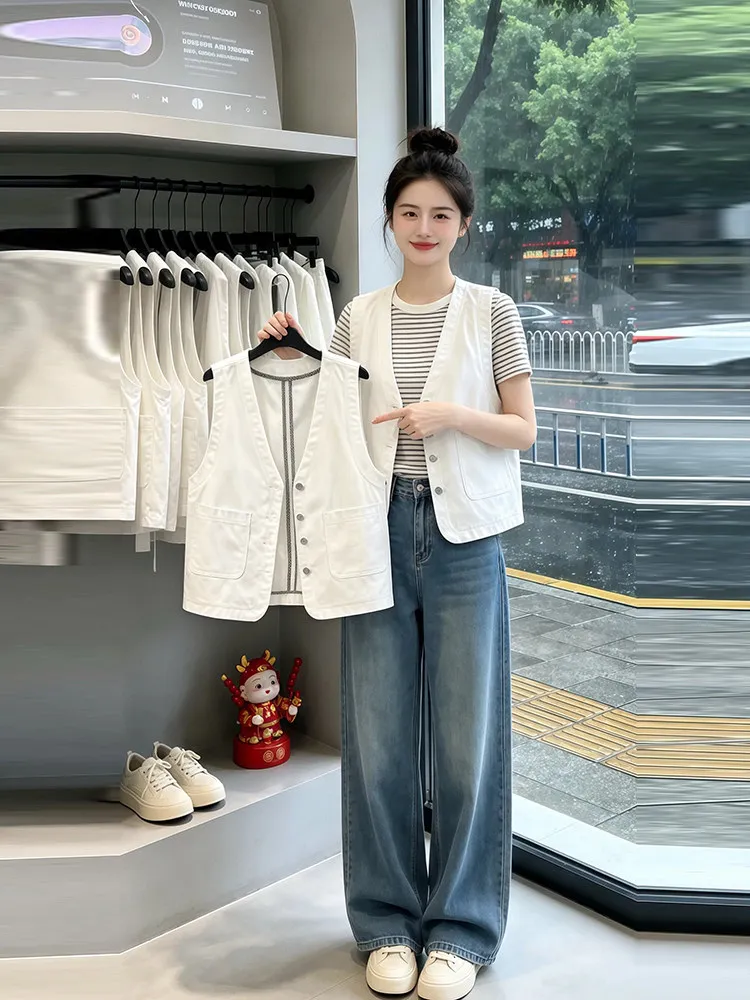 White V-Neck Sleeveless Vest Women's Outerwear Casual Short Fashionable Versatile Jacket Commute Style Single Button Closure
White V-Neck Sleeveless Vest Women's Outerwear Casual Short Fashionable Versatile Jacket Commute Style Single Button Closure