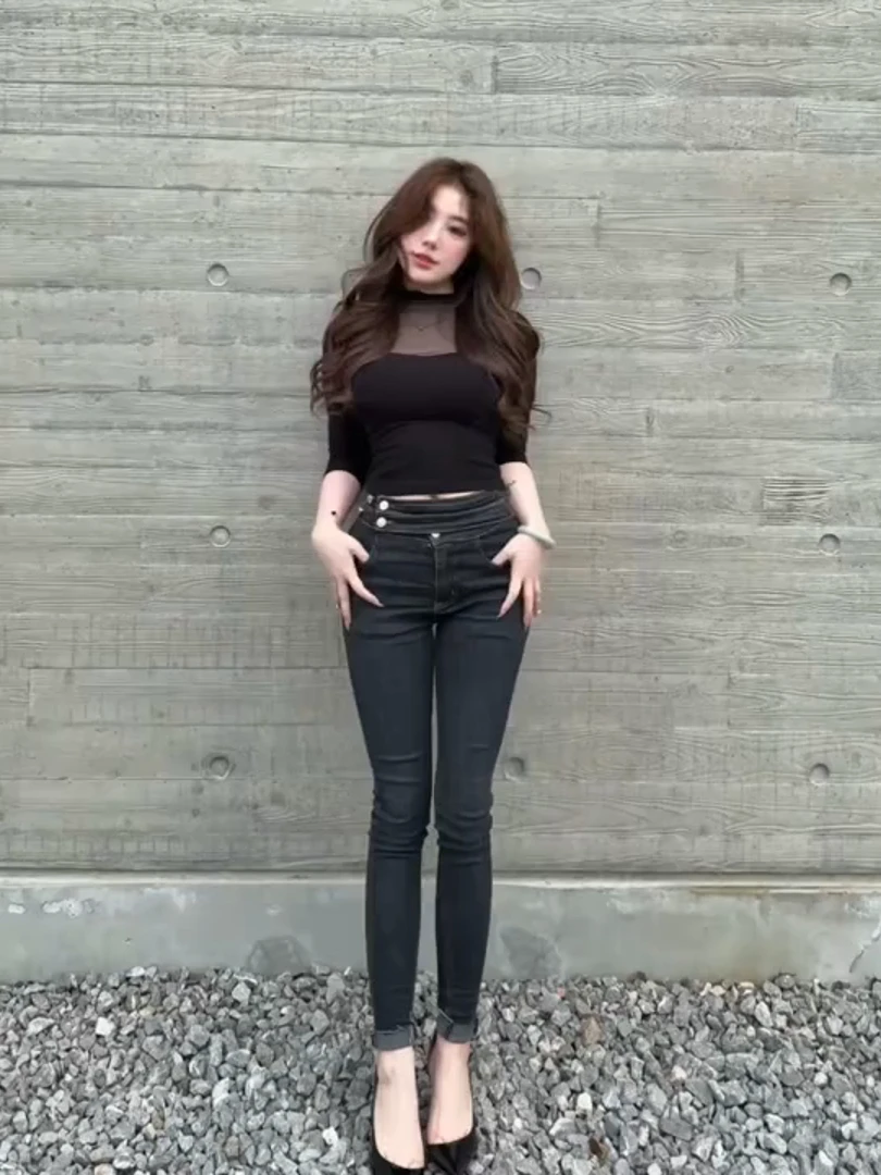 High Waist Retro Cross Button Denim Jeans Women's Slim Fit Pencil Nine Point Pants Korean Style Small Waist Elastic
High Waist Retro Cross Button Denim Jeans Women's Slim Fit Pencil Nine Point Pants Korean Style Small Waist Elastic