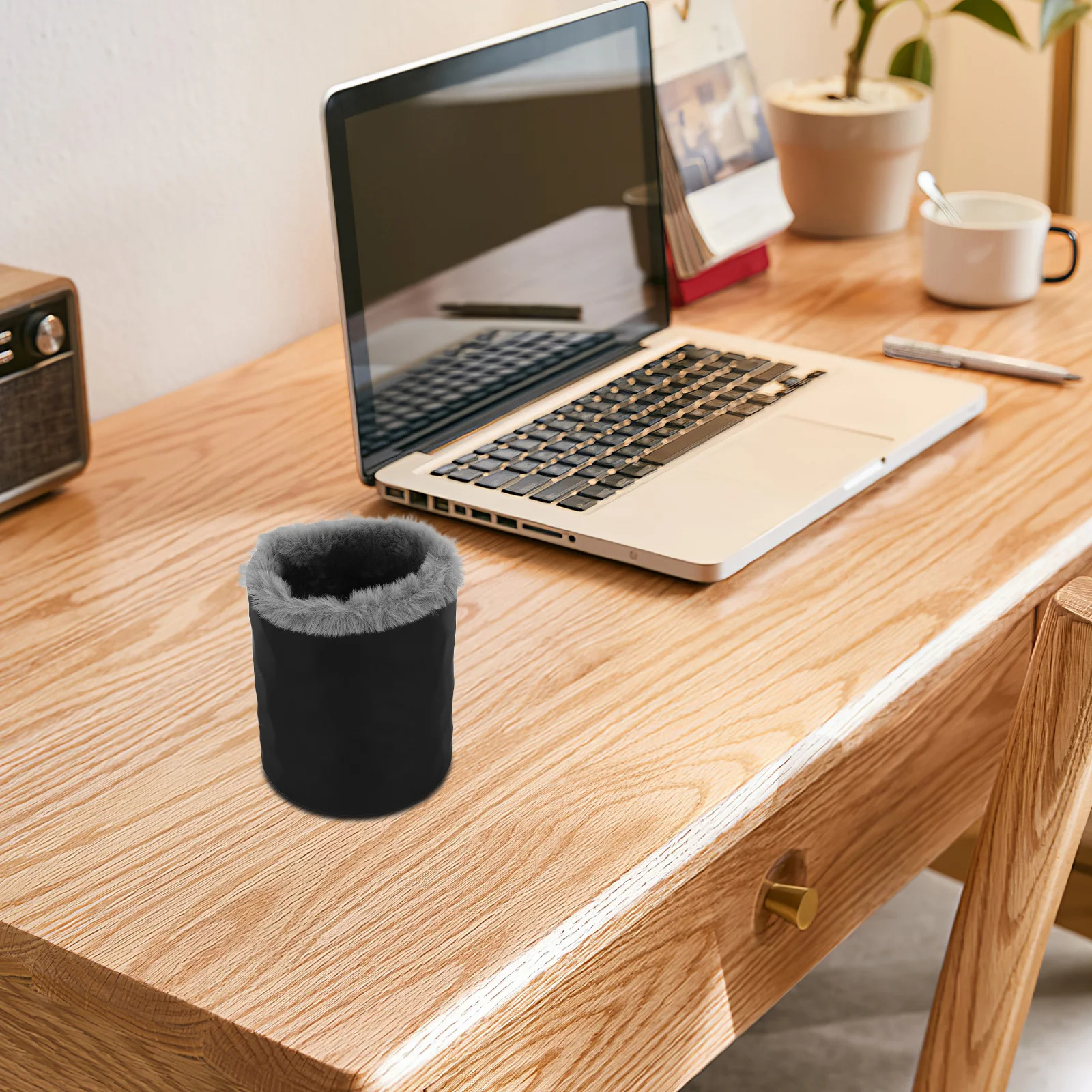 Eyeglass Holder Stand Felt Material Silicone Anti-Slip Base Scratchproof Glasses Storage Organizer for Desk Nightstand Travel
Eyeglass Holder Stand Felt Material Silicone Anti-Slip Base Scratchproof Glasses Storage Organizer for Desk Nightstand Travel