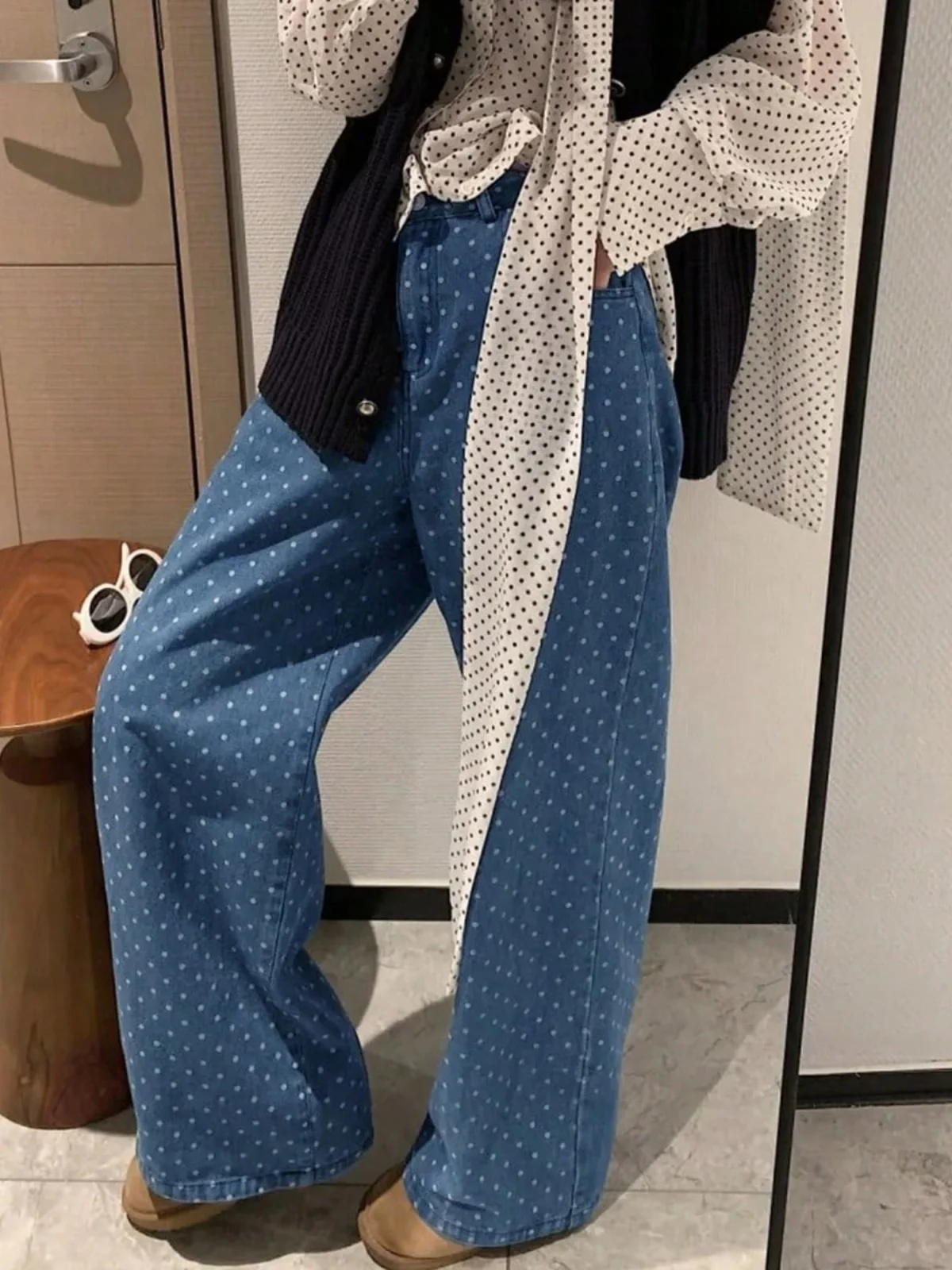 Retro Blue Polka Dot High Waist Straight Leg Jeans Women's Spring Summer New Style Slimming Wide Leg Long Trousers
Retro Blue Polka Dot High Waist Straight Leg Jeans Women's Spring Summer New Style Slimming Wide Leg Long Trousers