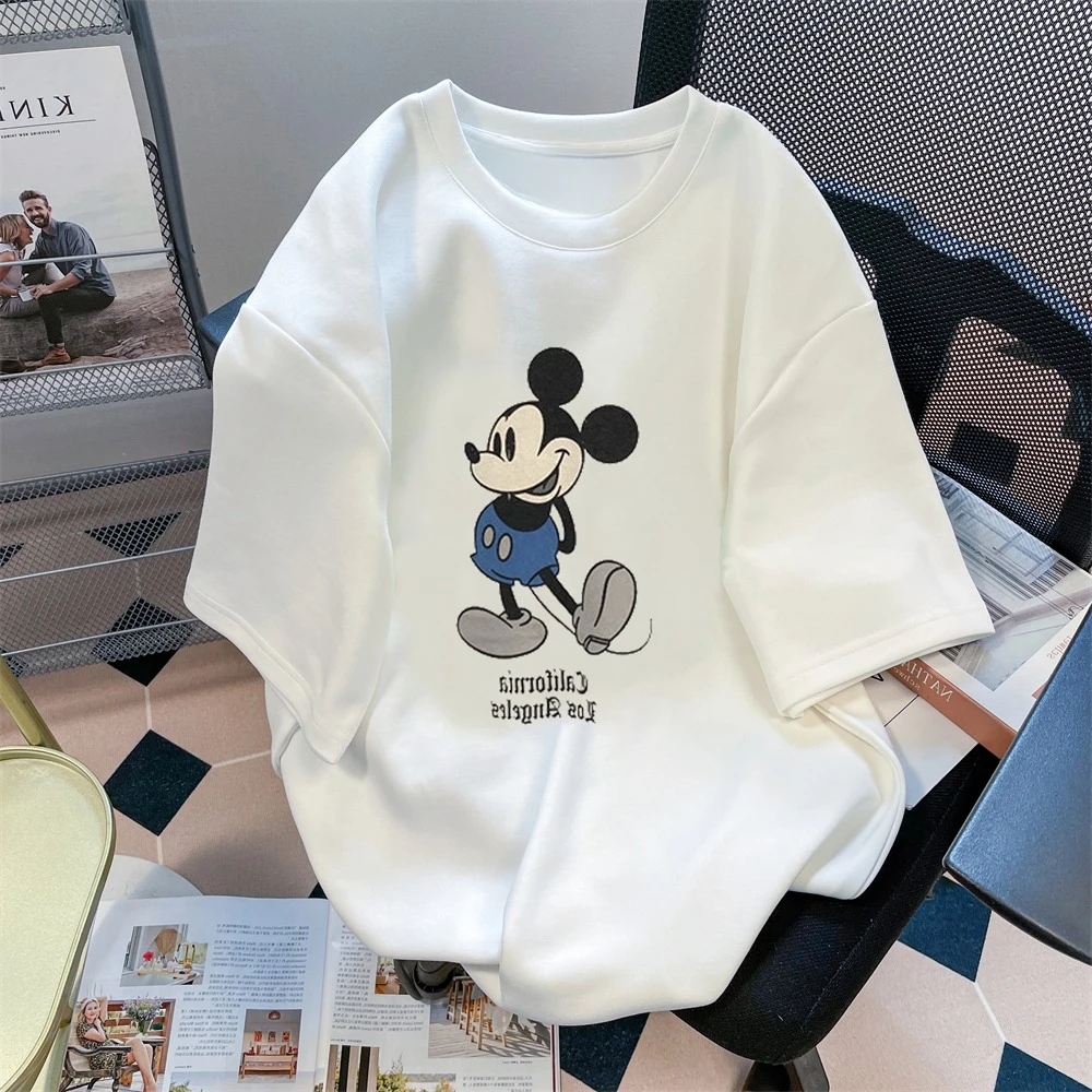Новейшая футболка с короткими рукавами Disney Mickey, 2022, свободная дышащая мужская и женская футболка из чистого хлопка, модный универсальный летний топ
Новейшая футболка с короткими рукавами Disney Mickey, 2022, свободная дышащая мужская и женская футболка из чистого хлопка, модный универсальный летний топ